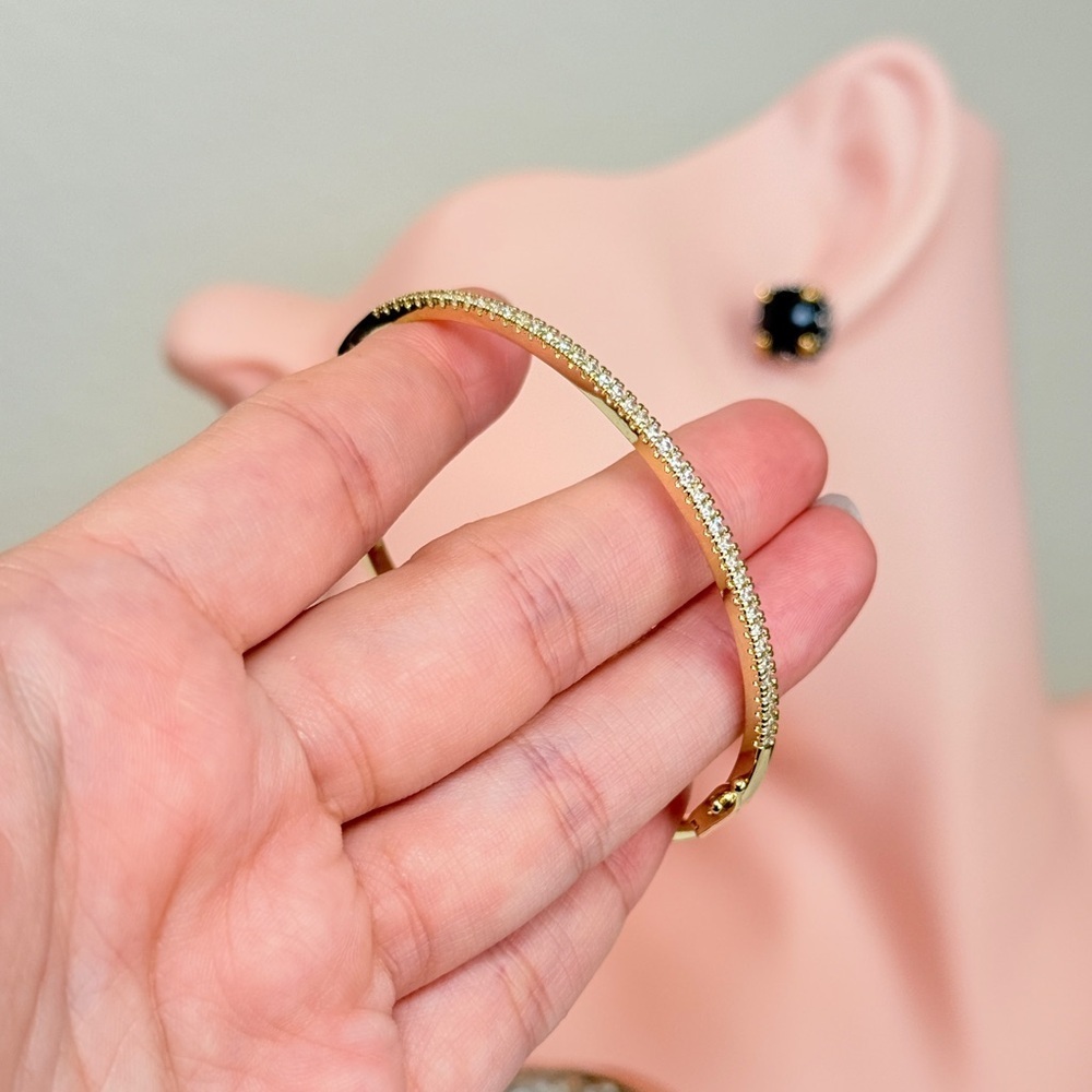 ⚜️Classic Minimalist Gold Bracelet With Zirconia - Picture 4 of 6